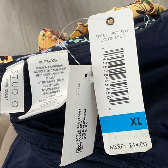 Anne Cole Studio bikini set featuring a floral print - Picture 3 of 4